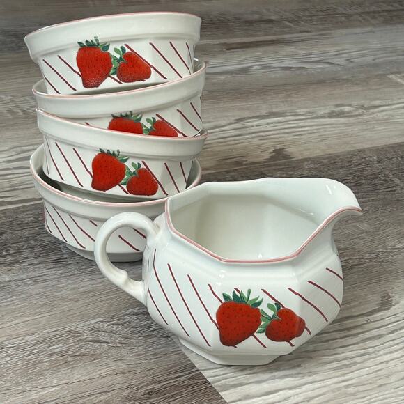 Mikasa Fresh Fruit Strawberry Bowls & Creamer DP002 Japan Set of 5 - Picture 1 of 7